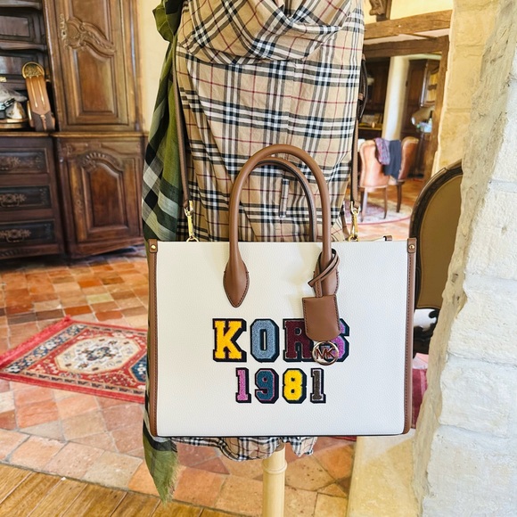 Michael Kors Mirella Medium Kors Logo handbag&wristlet NWT Authentic - Picture 3 of 14